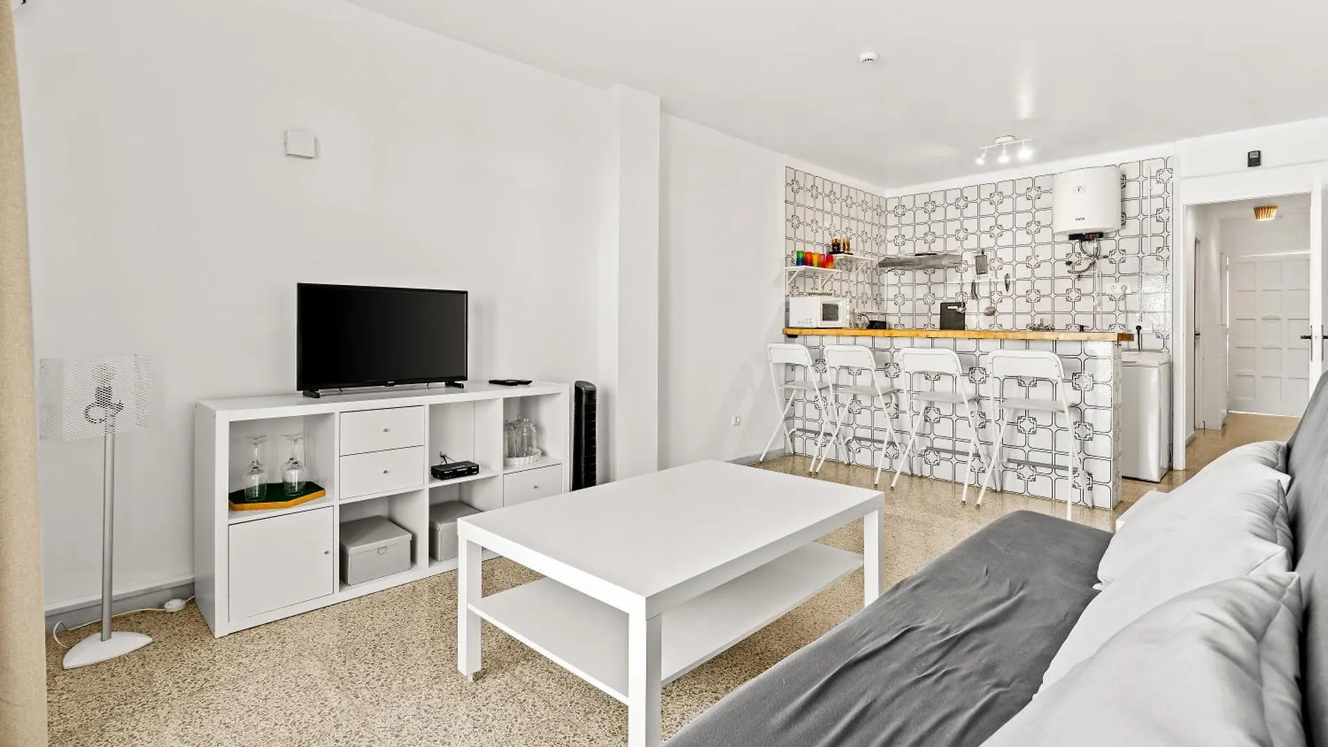 אמפוריבראבה Apartamento Con Terraza Frente Al Canal ספרד